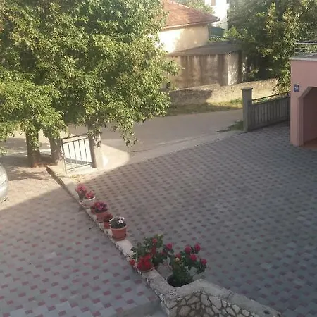 Chiara アパート ザダル